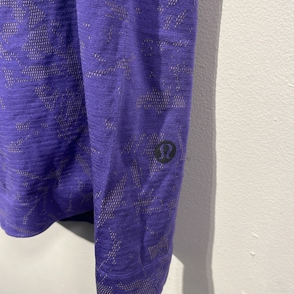 Lululemon 2022 Metal Vent Tech Sleeveless Shirt 2.0 in charged indigo- size XS - Picture 9 of 10